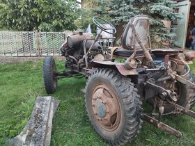 Traktor domácí výroby - motor RS09 (GT124) - 9