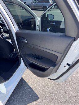 Peugeot 308 kombi 1.2 Pure Tech, 81 Kw, koupeno v ČR - 9
