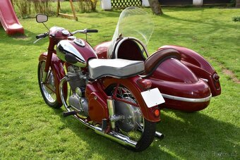 Hezká JAWA 500 OHC 02 se sidecarem Velorex - 9