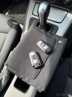 BMW E90 318i automat - 9