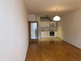 Pronájem bytu 2+kk 52 m (3 patro, výtha, balkon, parkování b - 9