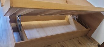 Prodám manželskou postel s úložným prostorem - 9