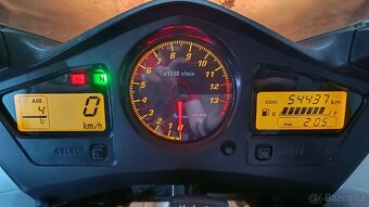 Honda VFR 800 VTEC RC46 - 9