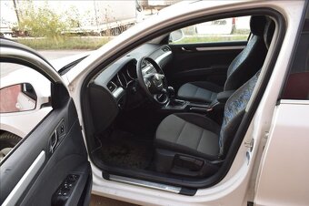 Škoda Superb 2,0 TDI AMBITION/MANUÁL/NAVI/ - 9