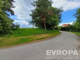 Prodej pozemku s rozlohou 1073 m2, Okrouhlo, okres Praha-záp - 9