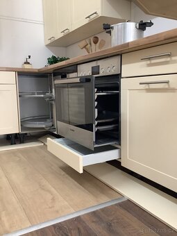 Krémová moderní kuchyně HERMÍNA - 9