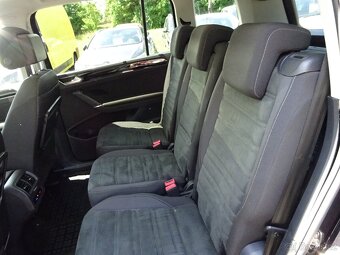 Volkswagen Touran 2.0TDI - 9