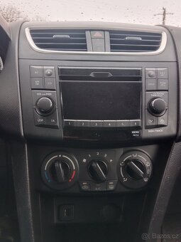 Suzuki Swift 1.2 VVTi 69 kW 4×4, 2011, benzín - 9