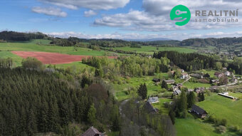 Rovinatá stavební parcela cca 350 m2 s rozlehlou... - 9