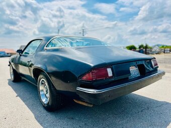 Chevrolet Camaro 1977 5.0 liter V8 - 9