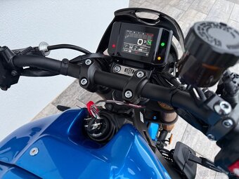 Yamaha XSR 900 - 9