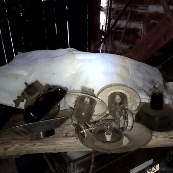 Staré tovarní lampy - 9