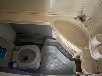 Hobby 460, předstan, WC, 4 osoby, STK , max 1100kg - 9