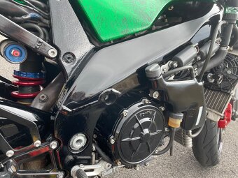 Aprilia RSV 1000 - 9