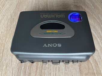 SONY WALKMAN - 9