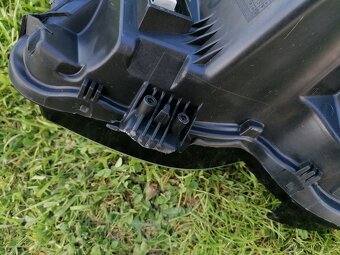 Přední pravé světlo Renault Megane MK.IV - 9