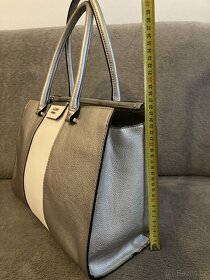 Nová kabelka GUESS - 9