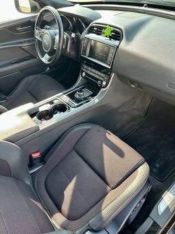 Jaguar XE R-SPORT 4 AWD - 9