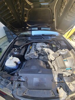 BMW E36 318is coupe - 9