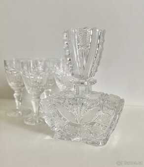 RUČNĚ BROUŠENÉ SKLO: Jaroslav Horr - Bohemia Crystal - 9