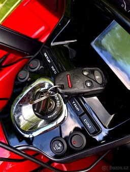 Honda GL 1800 goldwing - 9