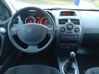 Renault Megane 1.6 - 9