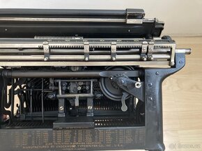 Psací stroj UNDERWOOD v perfektním stavu - 9