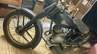 ČZ 125 motorka veterán - 9