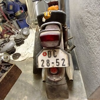 Jawa 250 - 9