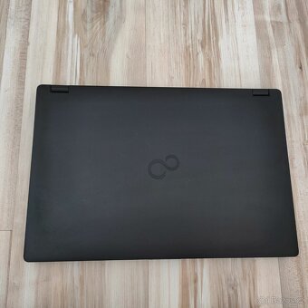 Fujitsu Siemens-15.6"/Intel i3-7th/8GB/256 GB SSD/Win 11 - 9
