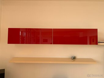 Moderní obývací stěna červená - 9