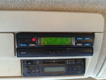 Iveco eurocargo nosič kontejneru - 9