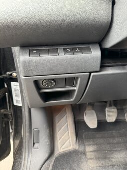 Peugeot 5008 2.0 hdi - 9