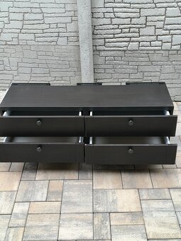 Prodám TV stolek (Komodu) IKEA Besta - 9