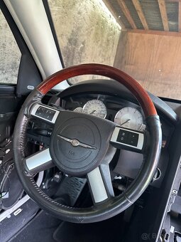 Náhradní díly - Chrysler 300c (motor není) - 9