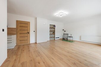LUXUSNÍ byt Čebín 4kk 196m2 ( vč. zahrada, parking) - 9