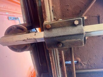 Tabulové nůžky 1000/2,5B - 9