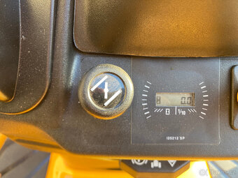 Zahradní traktor Cub Cadet XT 2 QR 106 - 9