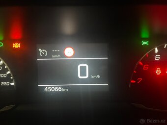 Peugeot 208 - 9