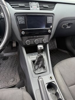 Škoda octavia 3 facelift combi - 9