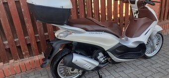 Piaggio beverly 300 (2013) - 9