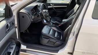 ŠKODA OCTAVIA 2.0TDi RS 125kW 1.MAJITEL - 9