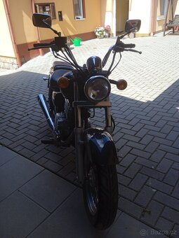 Suzuki GZ 250 Marauder - 9