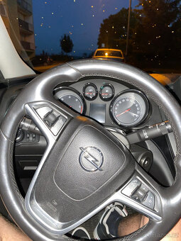 Opel Insignia 2.0 CDTi - 118kw(160 koní) sedan - 9