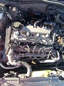 Mazda 6 RF7J 2007 2.0 di - 9