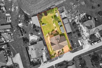 Prodej rodinného domu dispozice 5+kk ve Vlčicích - 9