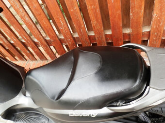 Piaggio Beverly 350 sport touring ABS ASR (2016) - 9