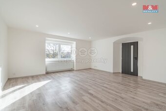 Prodej nájemního domu v Klobukách, ul. Náměstí 9. května - 9