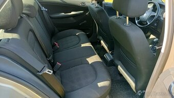 Škoda Fabia I Sedan 1.4 16V, bez STK - 9