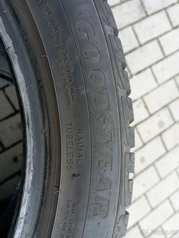 215/50/17 zimní pneumatiky Goodyear - 9